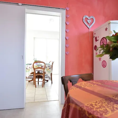 Spacious Holiday In With Garden Niderviller