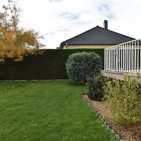 Spacious Holiday In With Garden Niderviller